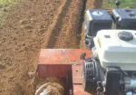 Pripremni radovi na gradilištu, iskopi kanala za cijevi i instalacije