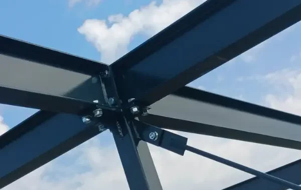 uslužno / reparaturno zavarivanje, izrada nadstrešnica i manjih hala te klasična bravarija